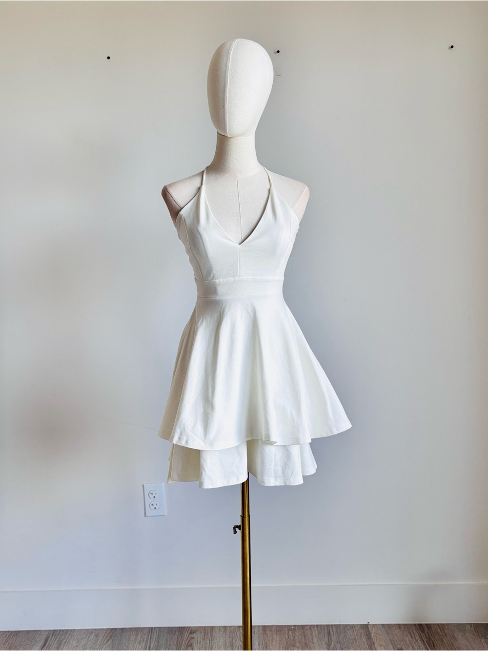 Windsor White Halter V-Neck Layered Chemise